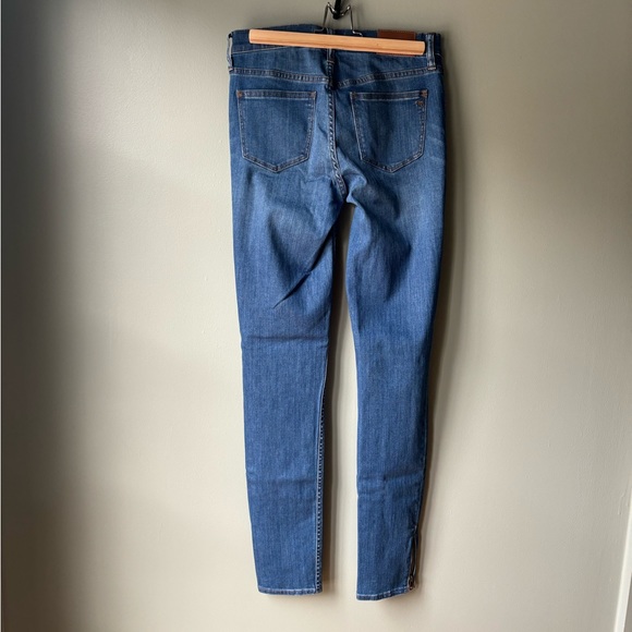 Like New! Madewell 9" High-Rise Skinny Jeans in Bonita Wash: Side-Slit Edition - Picture 7 of 9